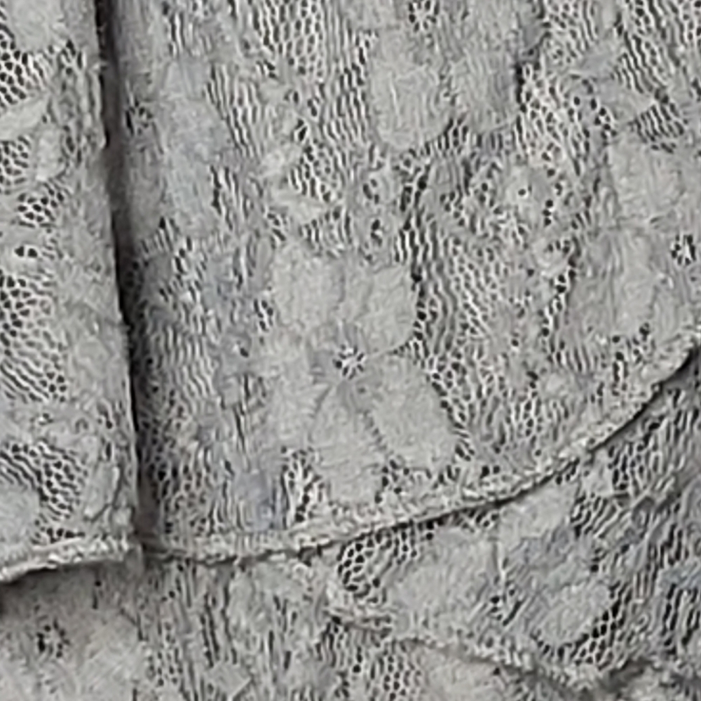 Little lace gray top.. sleeveless and perfect fit for jeans day - Picture 11 of 11